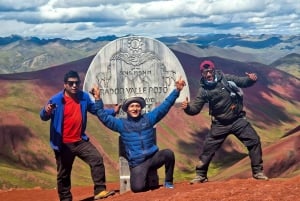 Rainbow Mountain Peru + Red Valley med ATV'er heldagstur