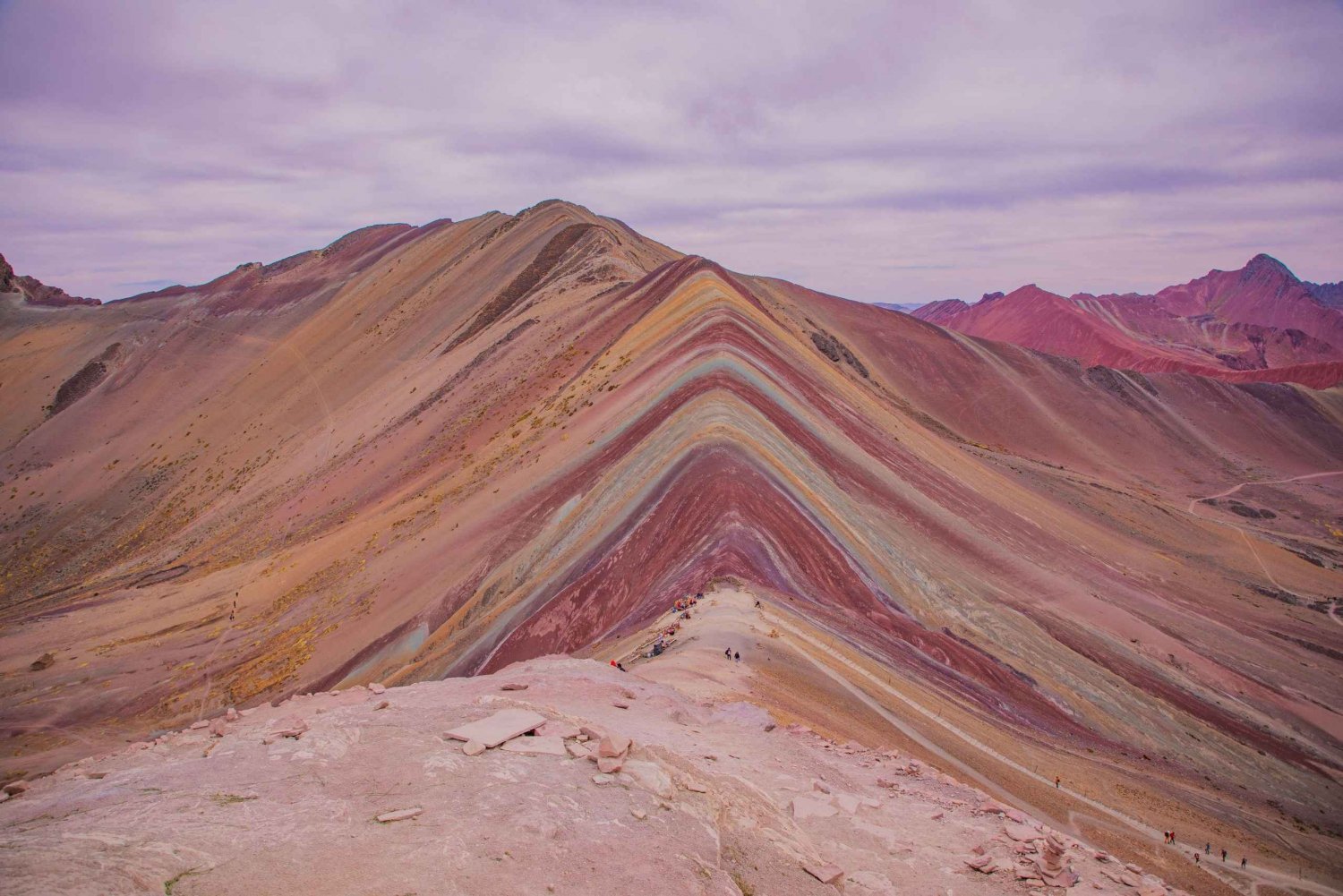 08 Uhr Abfahrt zur Rainbow Mountain Tour: Tour am späten Vormittag