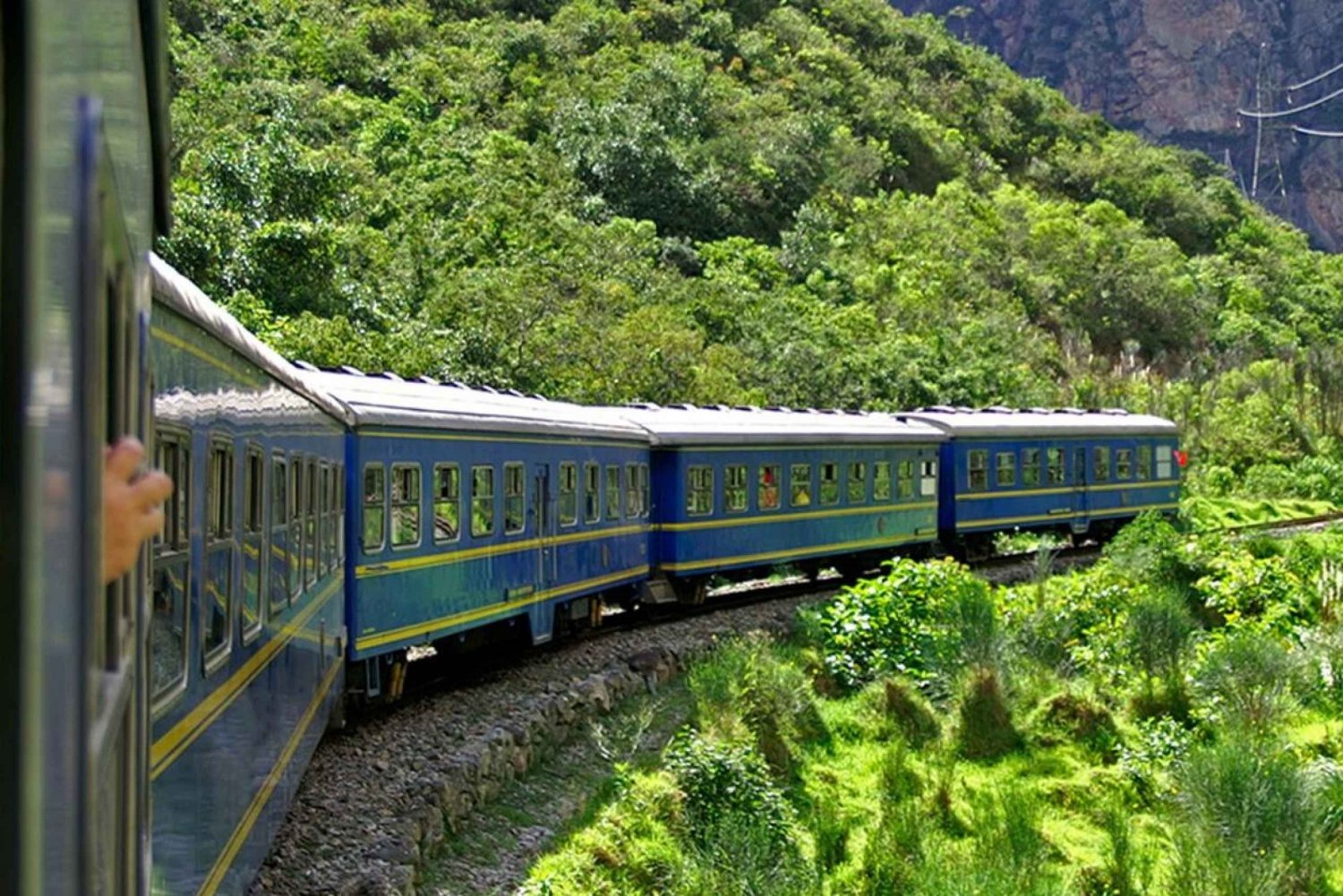 Excursión a la Montaña Arco Iris y a Machu Picchu en tren