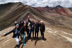 Rainbow Mountain kiertoajelu ja Machu Picchu kiertoajelu junalla