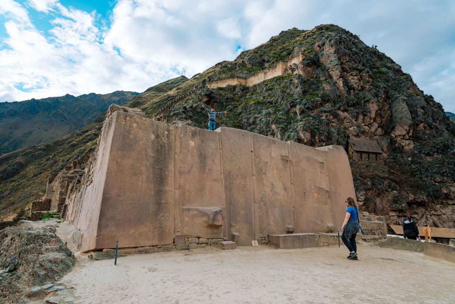 Sacred Valley: Pisac, Moray, Maras, Weavers & Ollantaytambo