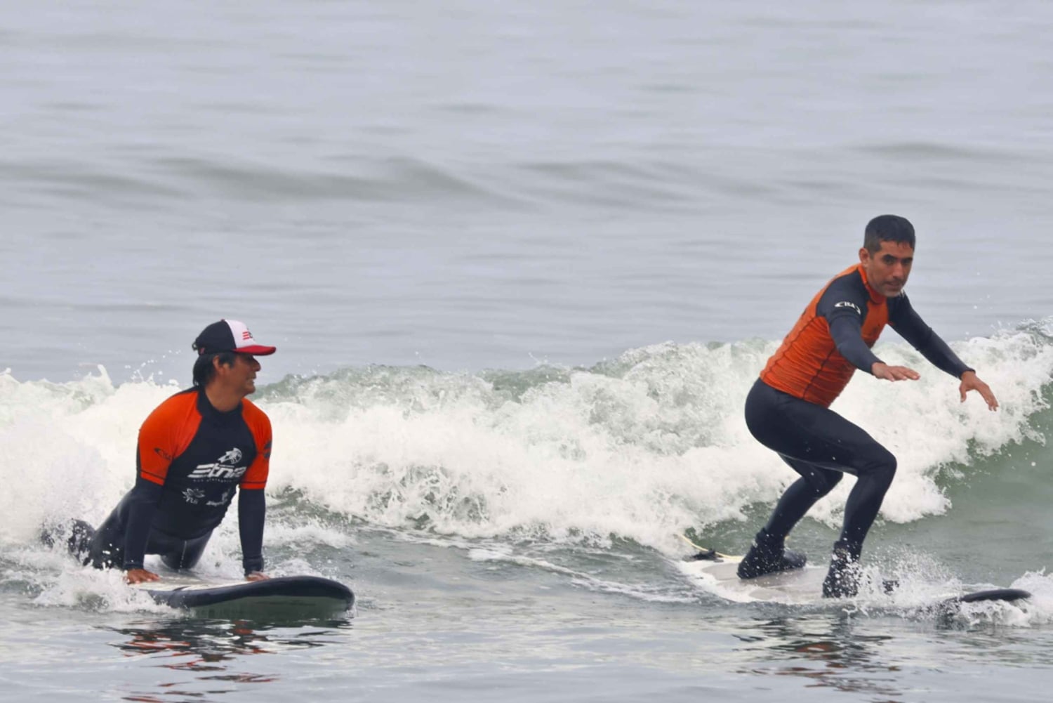 Surf Lessons in Lima: Personalized Coaching & Video Analysis