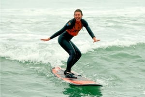 Surf Lessons in Lima: Personalized Coaching & Video Analysis