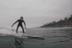 Lima: Surfe wie ein Profi am Makaha Beach in Miraflores