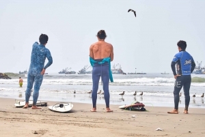 Surfing experience in Lima