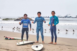 Surfing experience in Lima