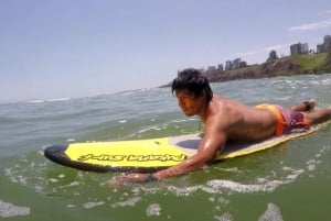 Surfing-lektion på Makaha Beach