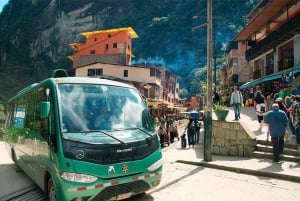 Ticket de entrada a Machu Picchu: ida y vuelta en autobús con guía turístico