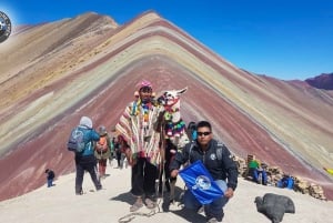 Tour Montaña de 7 Colores + Valle Rojo
