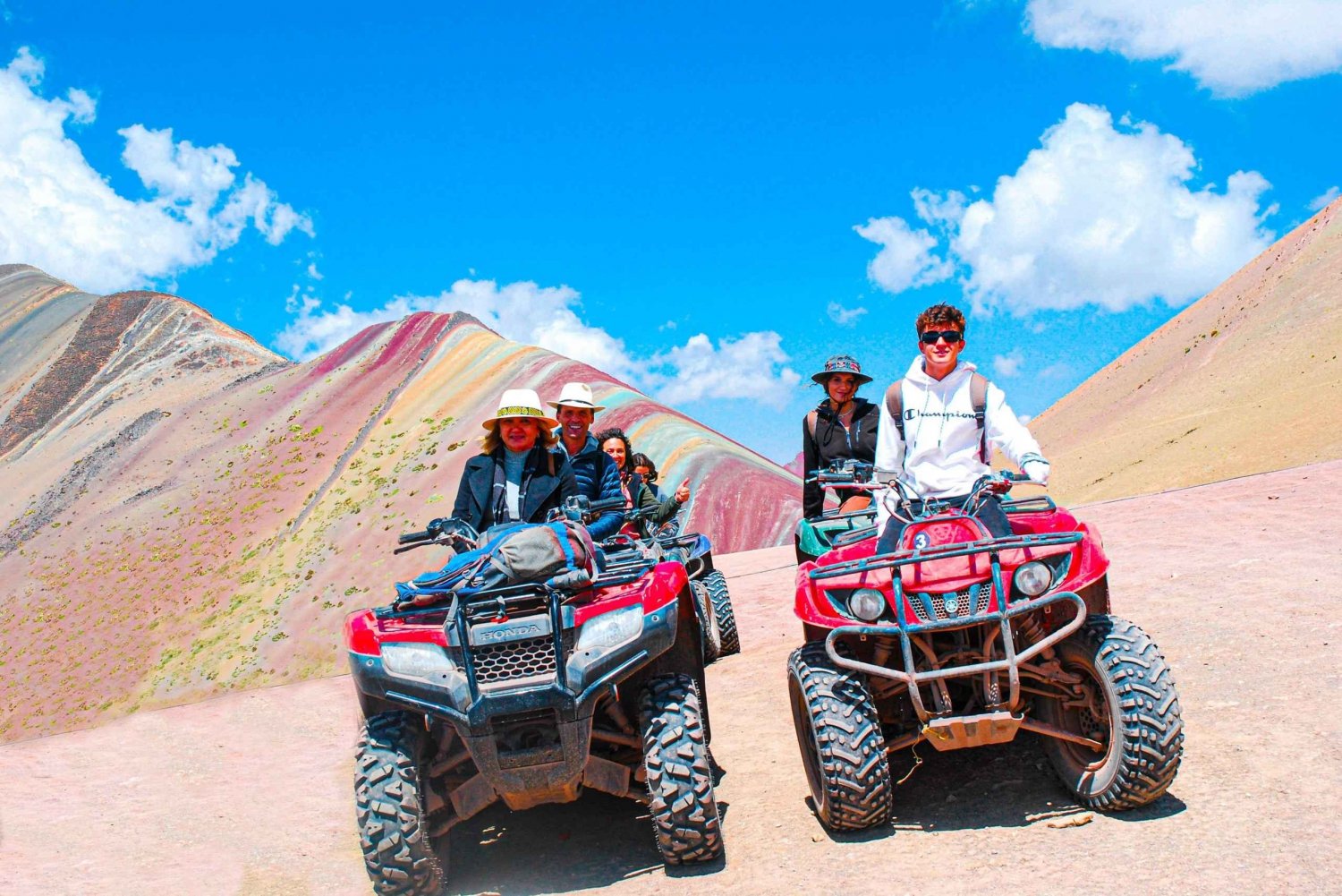 Desde Cusco: Excursión en quad a la Montaña Arco Iris Vinicunca con comidas
