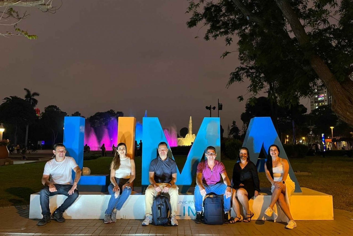 Tour to the magical water circuit with dinner and dance show
