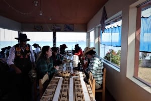 ウロス＆タキレ日帰りツアー - 文化、ランチ、湖の体験