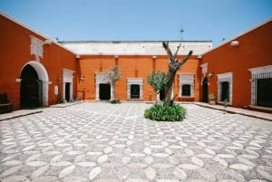 Walking tour in the Historic Center of Arequipa