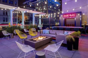 <h2>Aloft Philadelphia Downtown</h2>