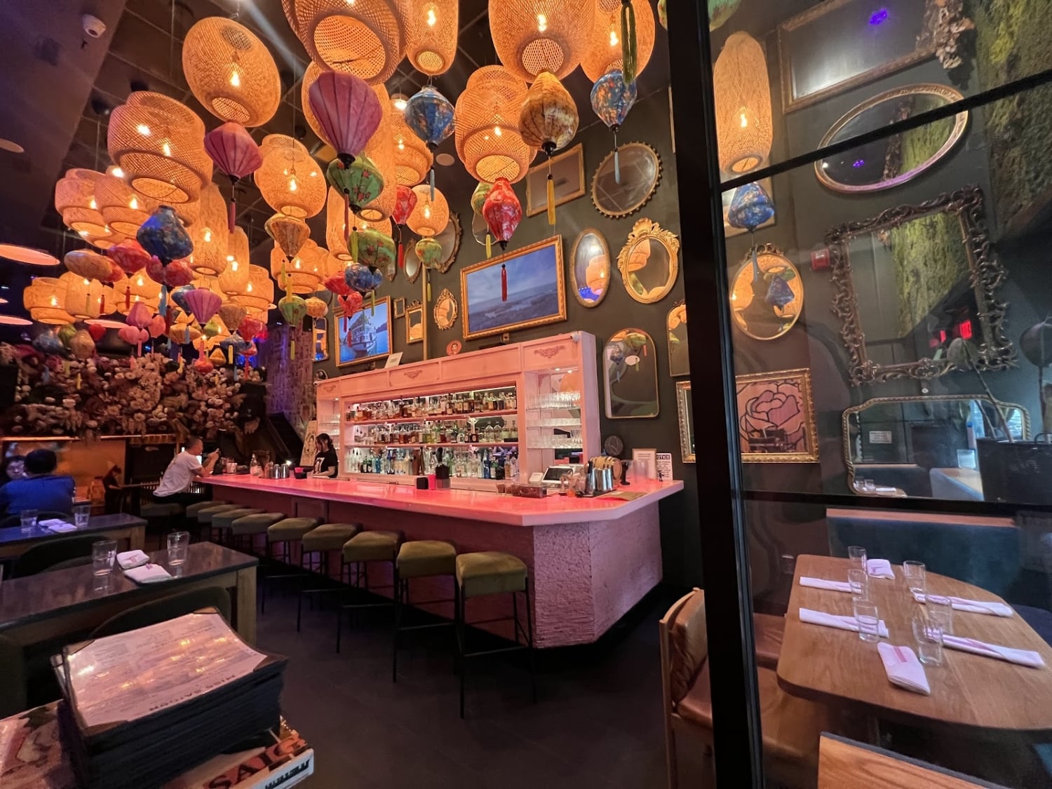 Miss Saigon Vietnamese Restaurant & Lounge
