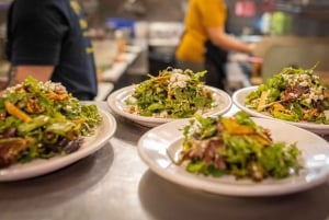 Authentischer italienischer Markt: Nach Einbruch der Dunkelheit