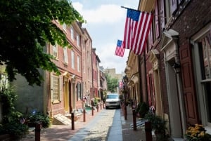 NYC: ナイアガラの滝、トロント、フィラデルフィア、ワシントン D.C. 5 日間ツアー