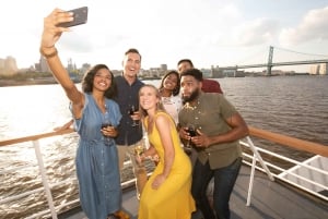 Philadelphia: Thanksgiving Early Dinner Cruise