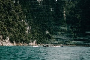 2 Tage Khao Sok mit Übernachtung im Cheow Lan Lake Raft House