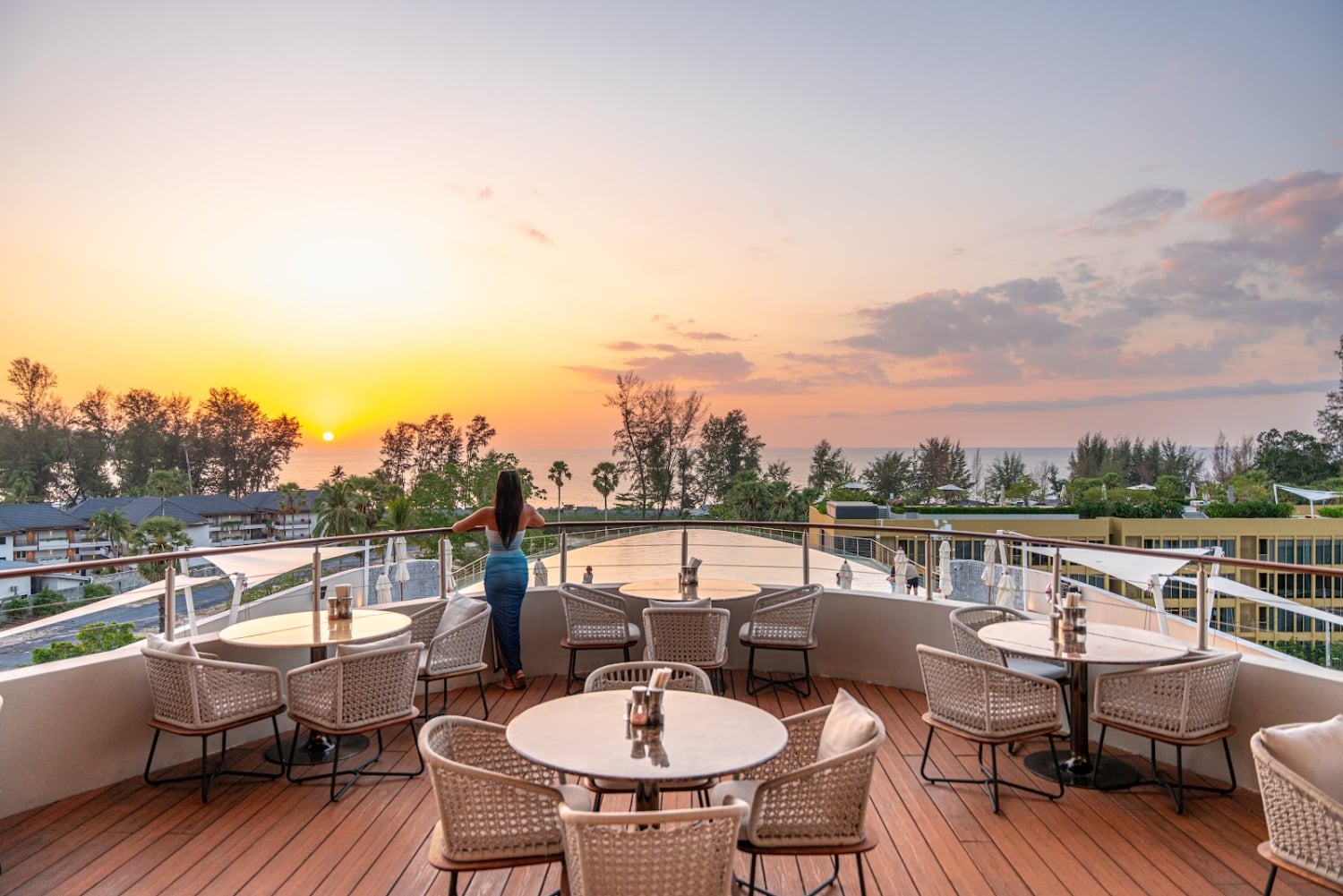 7th Floor Restaurant & Bar