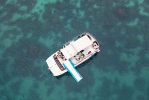 Île de Corail étonnante et dîner au coucher du soleil avec un catamaran à moteur