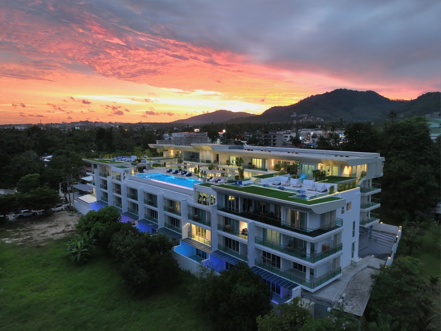 Chalong Marina Bay View Phuket (Luxury Seaview & Private Pool Condo)