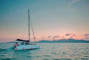 Phuket: Coral Island Catamaran Cruise with Sunset Dinner
