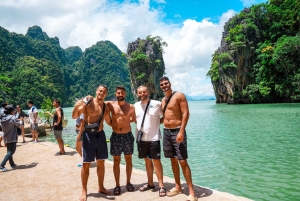 Päiväretki James Bondiin (melonta ja kajakkiretki saarille sekä lounas)