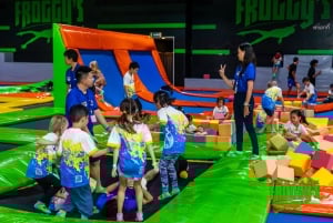 Parque de diversões Froggy's: Trampolins, jogos, VRs, parque infantil