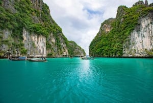 From Khao Lak: Bamboo & Phi Phi Islands, & Maya Bay Day Trip