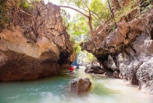 Da Khao Lak: Tour del tramonto e dell'avventura in canoa alla James Bond