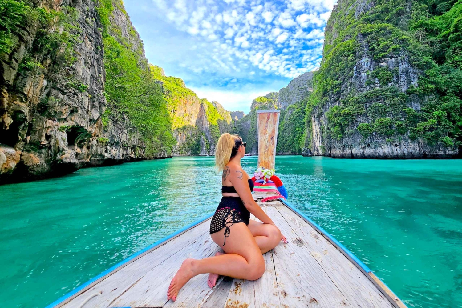 Z Krabi: Transfer na Phuket z wycieczką łodzią Phi Phi Longtail Boat Tour