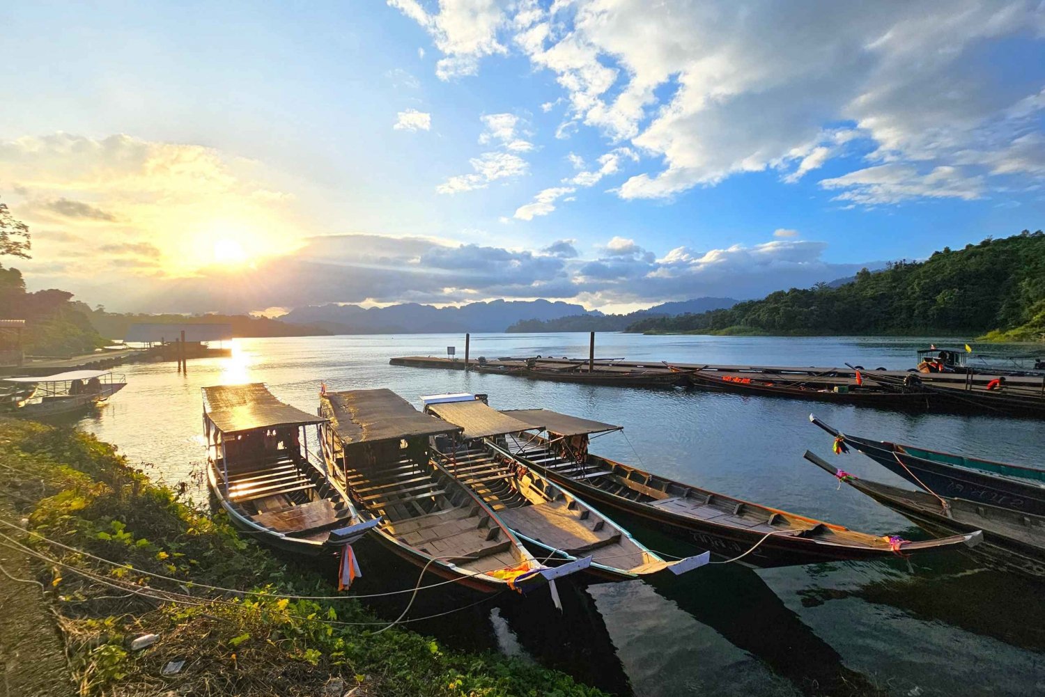 Phuketista: Cheow Lan Lake 2Day Guided Tour with Activities (2 päivän opastettu retki aktiviteetteineen)