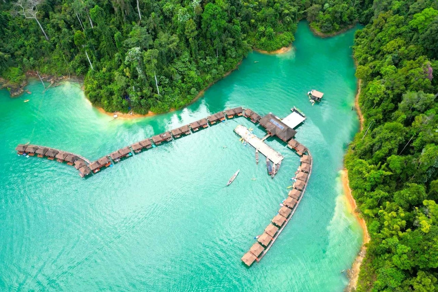 Z Phuket 2-dniowa wycieczka z przewodnikiem po jeziorze Cheow Lan z atrakcjami