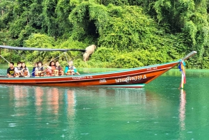 Z Phuket 2-dniowa wycieczka z przewodnikiem po jeziorze Cheow Lan z atrakcjami