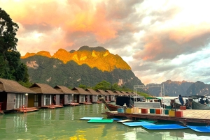 Z Phuket 2-dniowa wycieczka z przewodnikiem po jeziorze Cheow Lan z atrakcjami