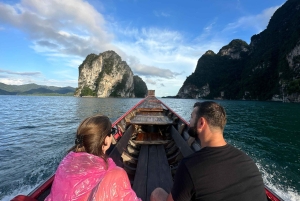 Z Phuket 2-dniowa wycieczka z przewodnikiem po jeziorze Cheow Lan z atrakcjami