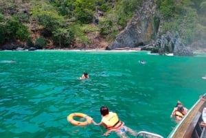 푸켓 출발: 코럴 아일랜드 프라이빗 롱테일 보트 투어