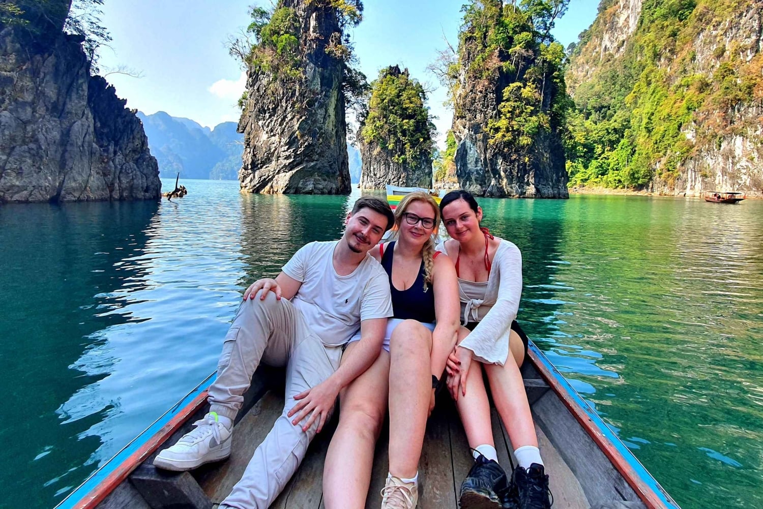 푸켓 출발: 푸타완에서의 점심 식사와 함께 초우란 호수 탐험