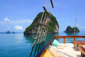 Ab Phuket: Ganztägige Bootsfahrt in der Bucht von Phang Nga