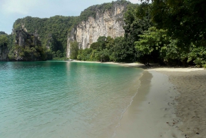 Ab Phuket: Ganztägige Bootsfahrt in der Bucht von Phang Nga