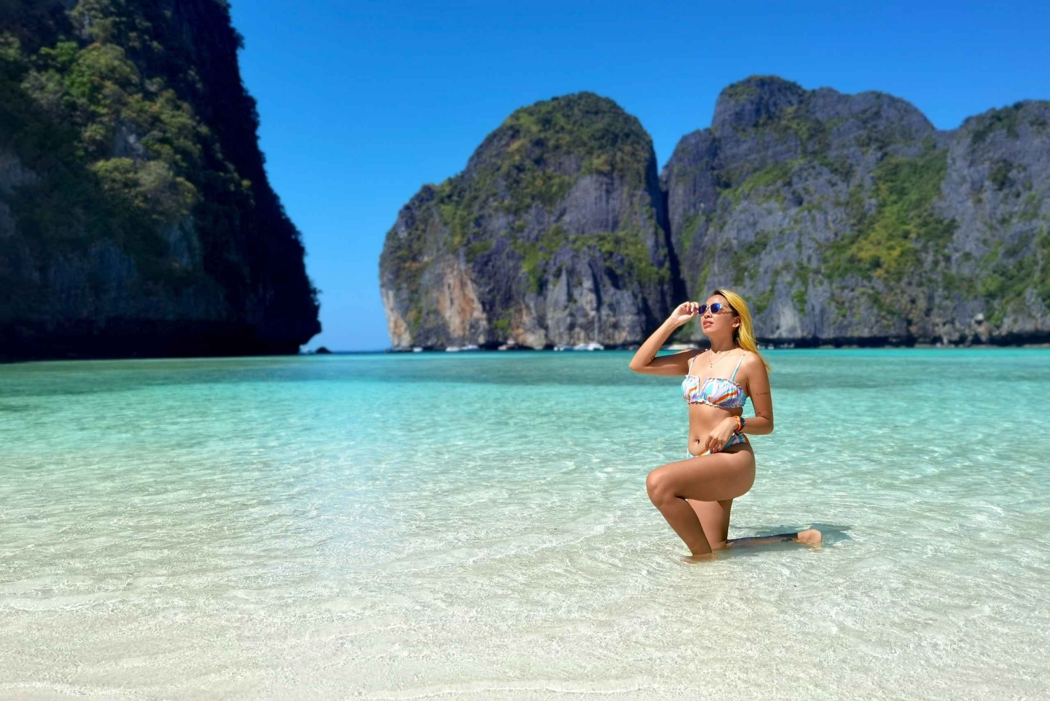 プーケット発：クラビ行き送迎とピピ島ロングテールボートツアー