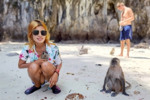 プーケット発：クラビ行き送迎とピピ島ロングテールボートツアー