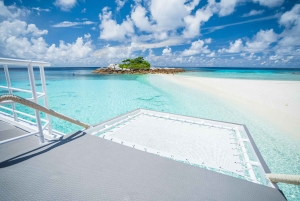 プーケット発：バンブーとピピ島でのんびりシュノーケリングと探検