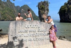 Desde Phuket: Excursión de Aventura en Catamarán por la Bahía de Phang Nga
