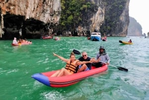 Desde Phuket: Excursión de Aventura en Catamarán por la Bahía de Phang Nga