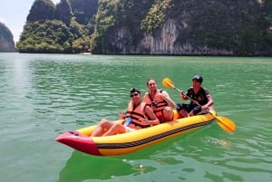 Desde Phuket: Excursión de Aventura en Catamarán por la Bahía de Phang Nga