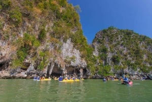 Desde Phuket: Excursión de Aventura en Catamarán por la Bahía de Phang Nga