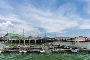 Desde Phuket: Excursión de Aventura en Catamarán por la Bahía de Phang Nga