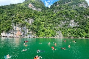 From Phuket: Phanga Nga Bay Boat Day Tour with Lunch